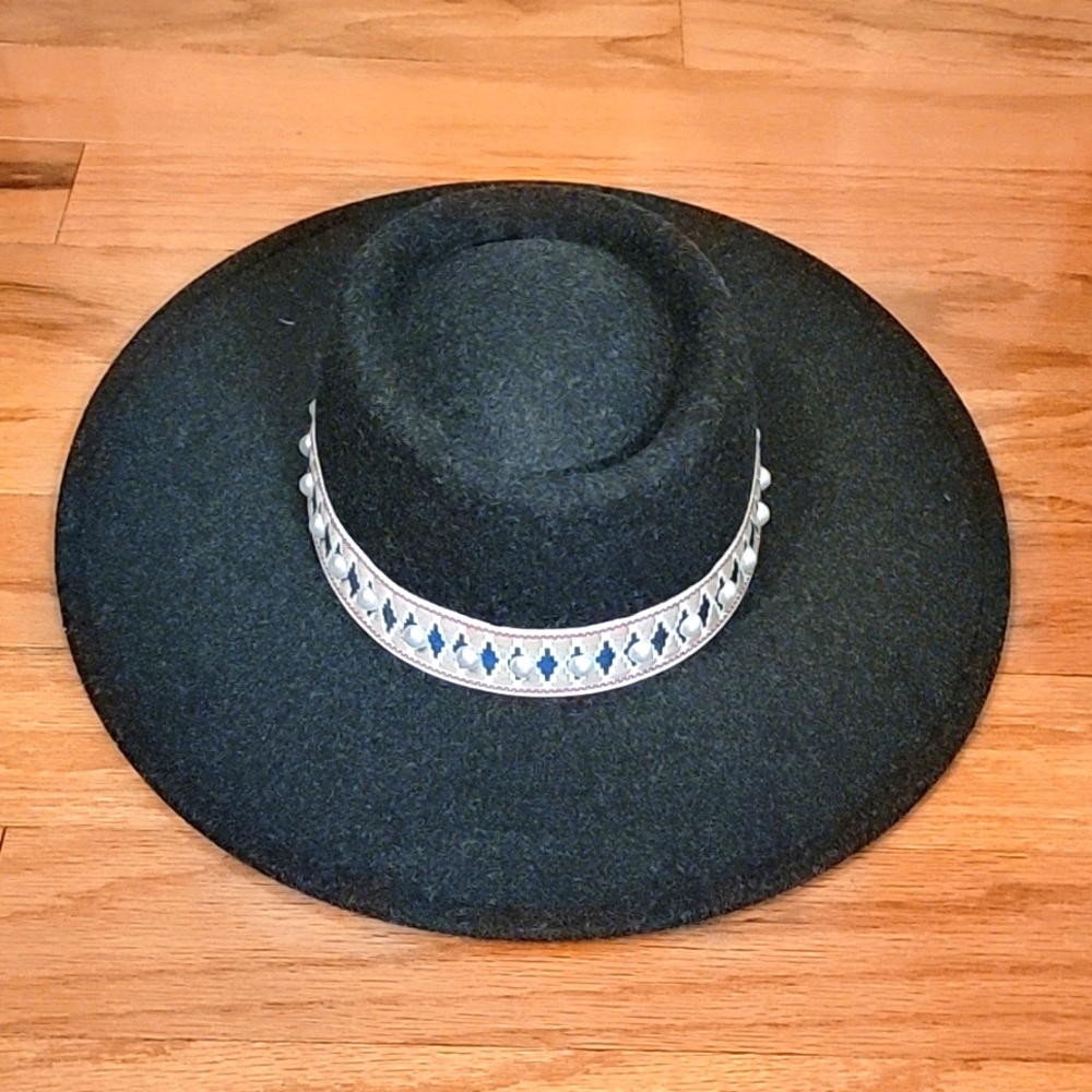 NWOT Tribal Multicolored Band Felt Hat